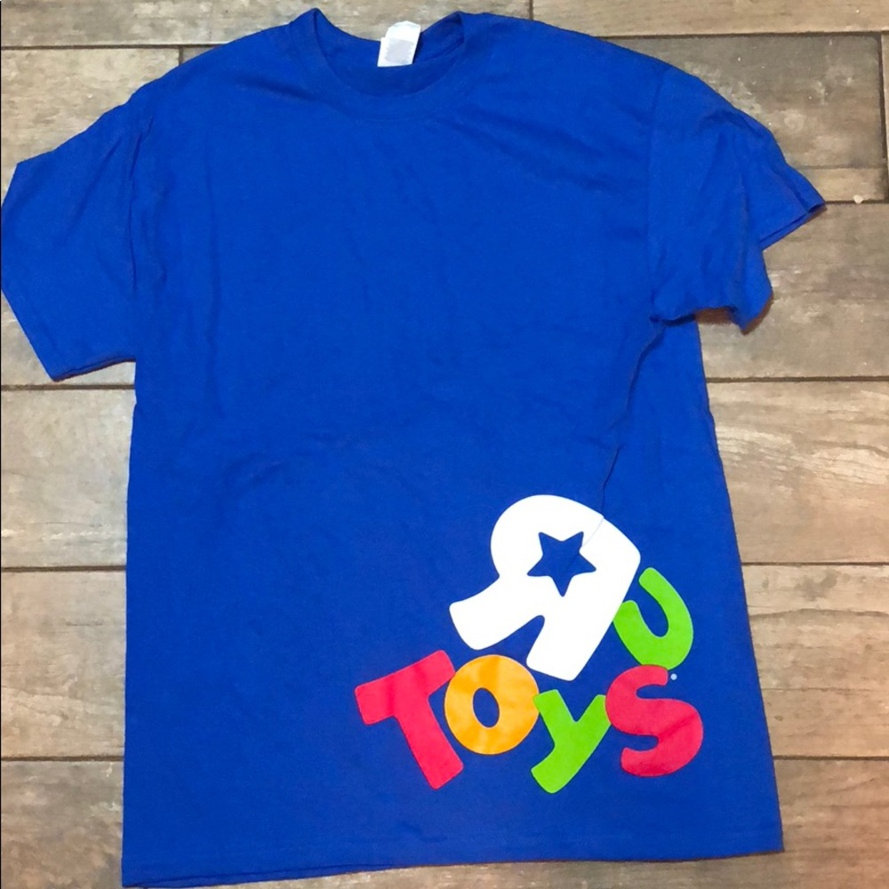 Toys R Us T Shirt from headquarters Med